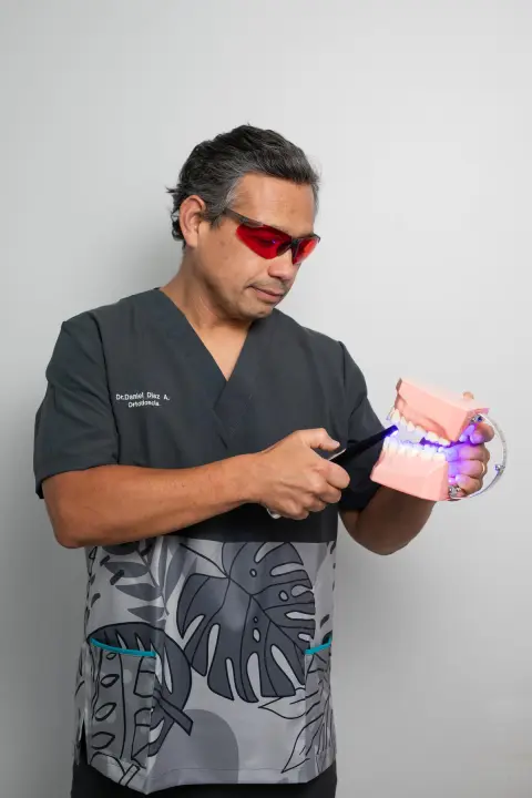 Dr. Daniel Díaz A.